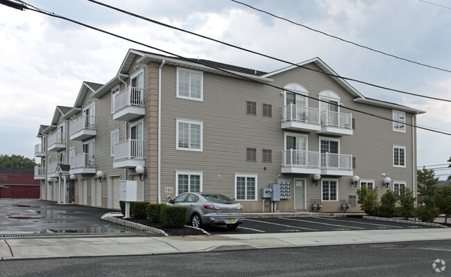 Building Photo - Main Street Apartments