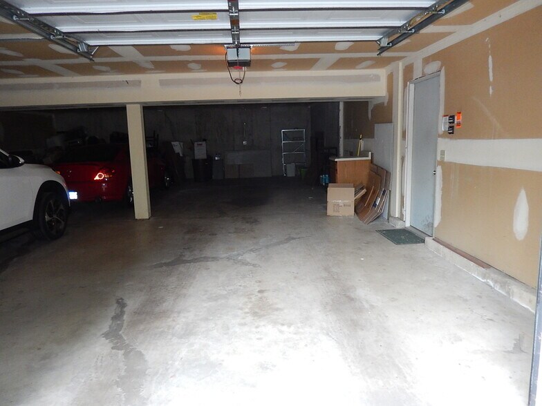 Building Photo - 375 Woodridge Cir