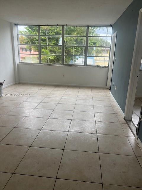 Building Photo - 2175 NE 170th St