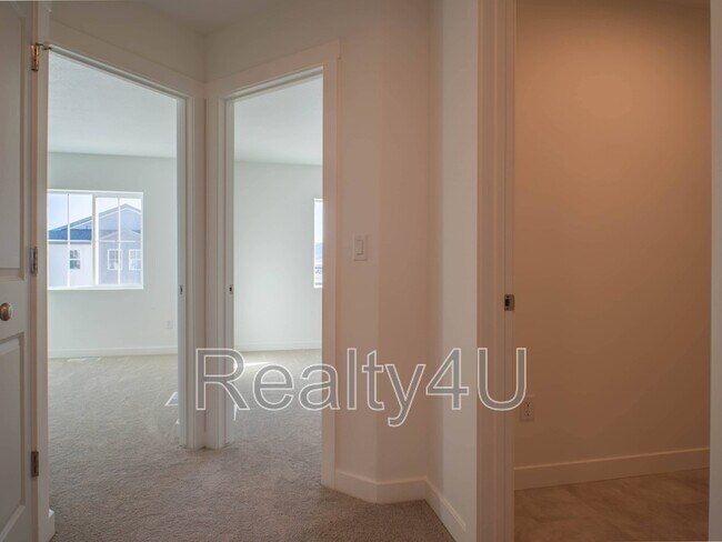 Building Photo - 3545 Hardman Way