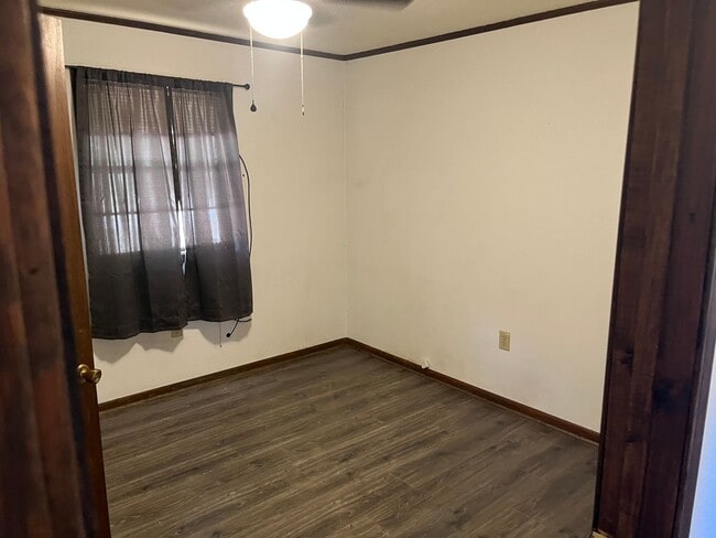 Building Photo - 115 Blair St