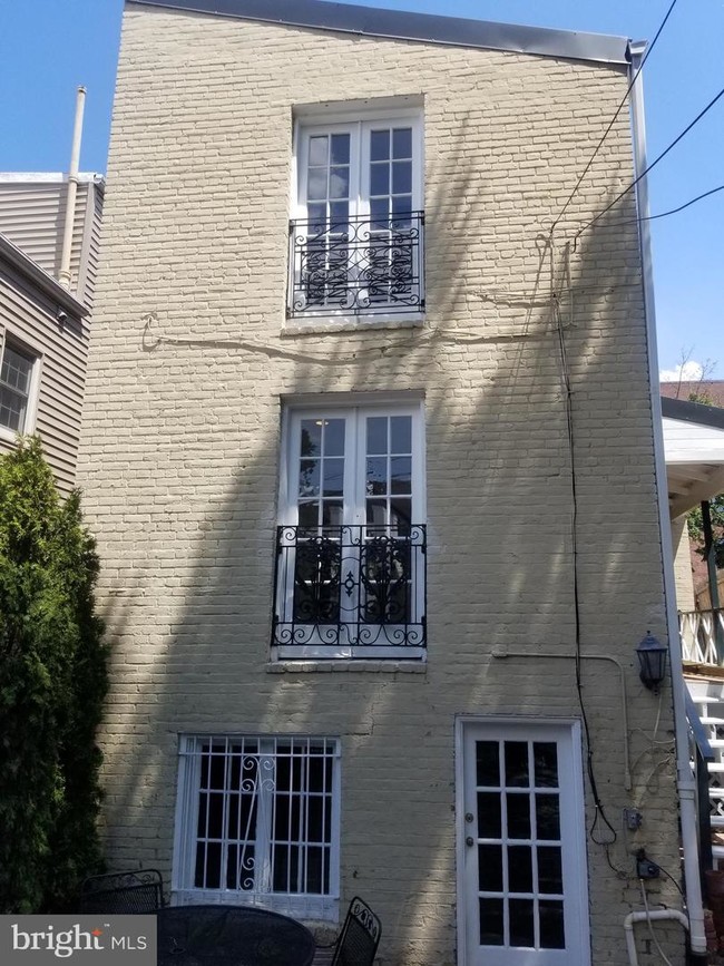 Building Photo - 3232 Prospect St NW