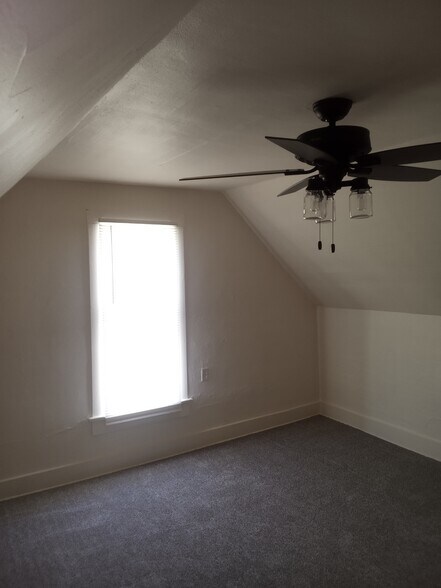 4th Bedroom - 1126 Degroff St