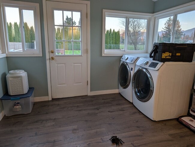 Building Photo - 509 N Township St