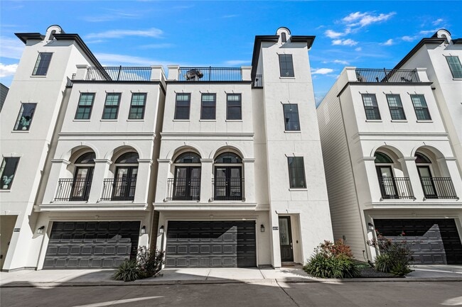 Building Photo - 3319 Beverly Frst Dr