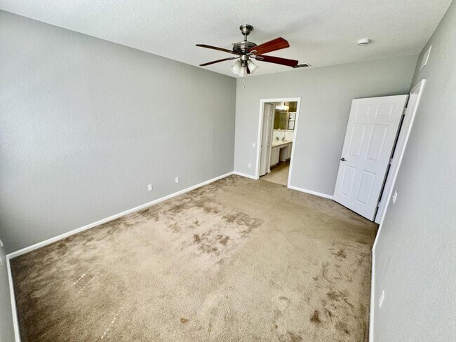 Building Photo - 6462 Cantua Ln