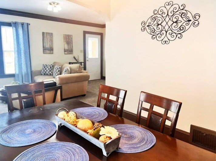 Building Photo - 817 Bell Ave