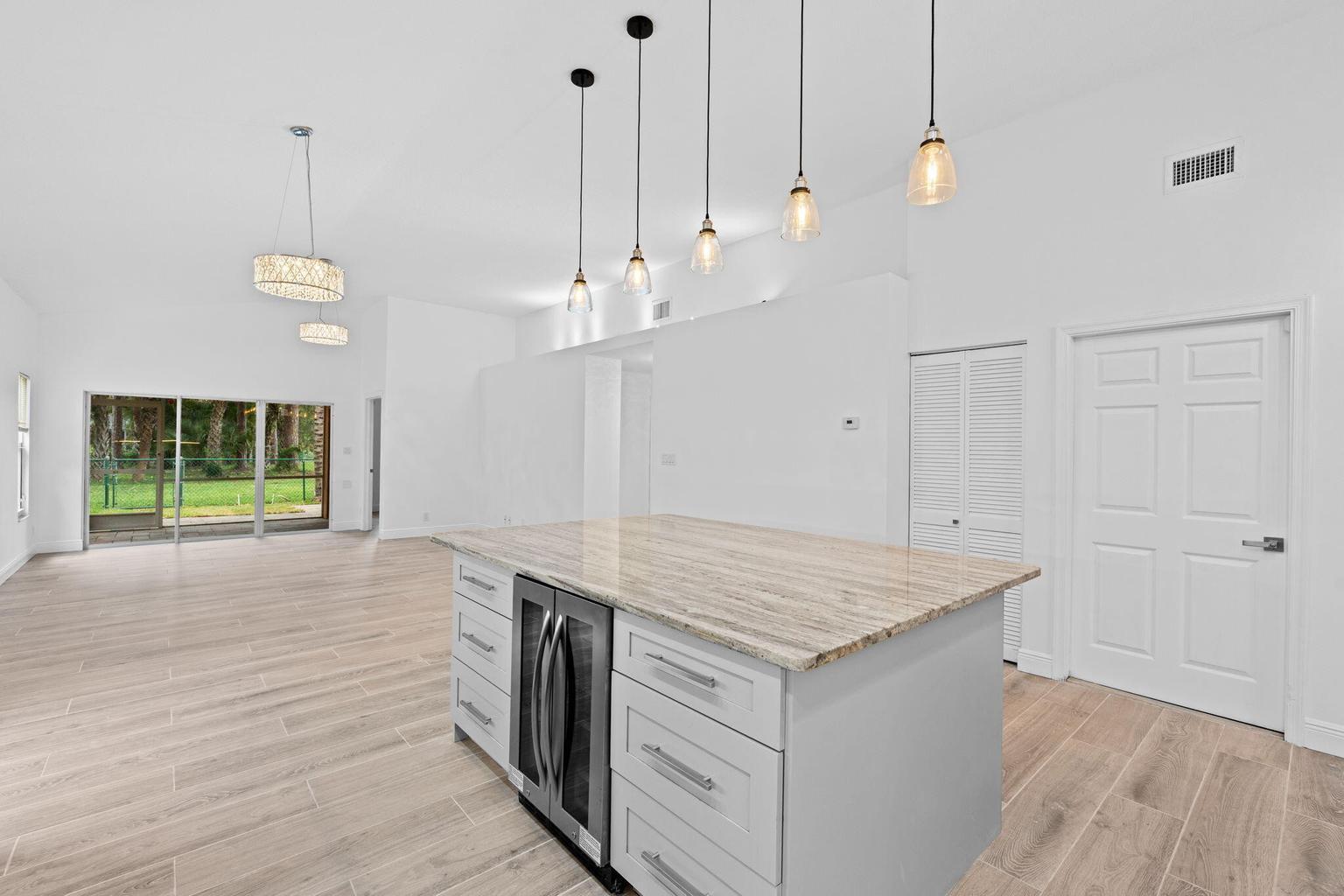 Building Photo - 5122 Elpine Way