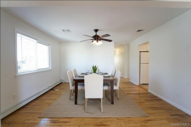 Building Photo - 556 E Harrison St