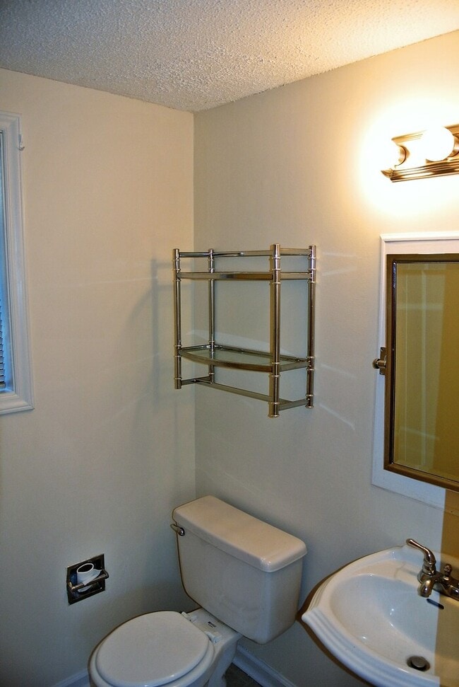 Building Photo - 216-B Greene St