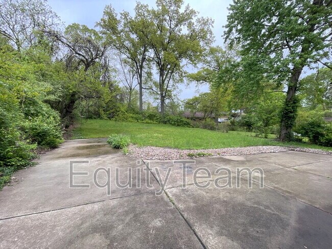 Building Photo - 2854 Allview Cir