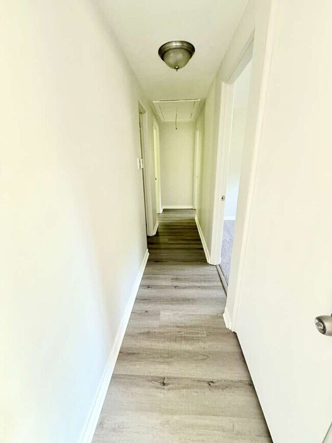 Building Photo - Fabulous 3 bed 1 bath House in Penn Hills