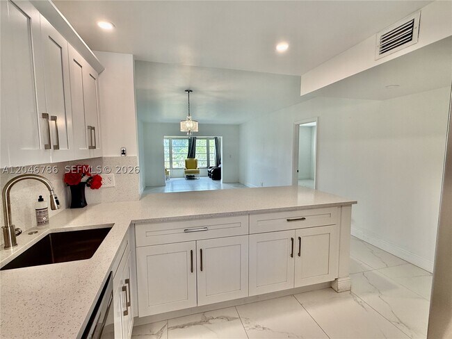 Building Photo - 14790 Bonaire Blvd