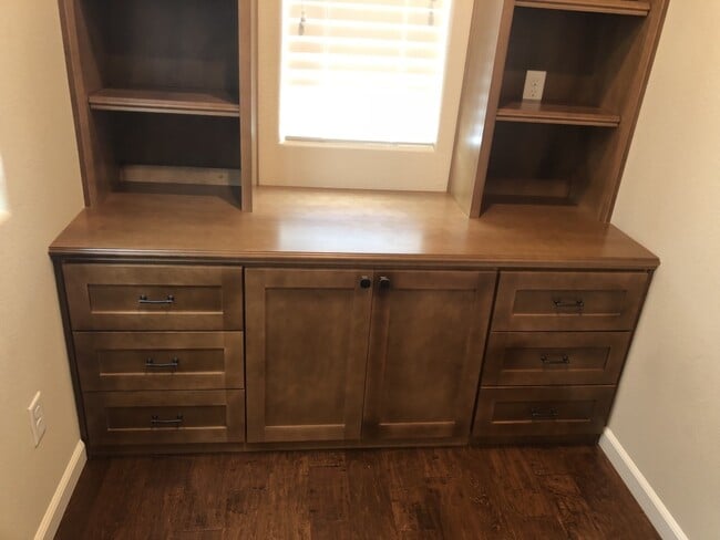 Building Photo - 5 bedroom Whitney Ranch Beauty! Walking di...