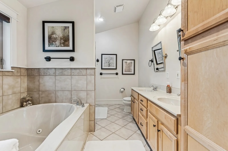 Building Photo - 356 S Many Lakes Dr