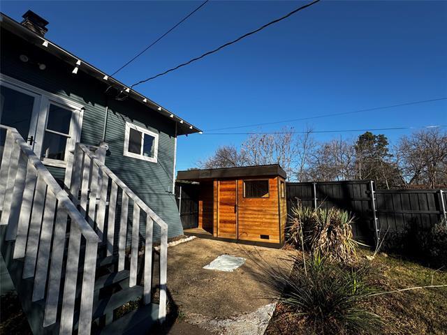 Building Photo - 1802 Seevers Ave