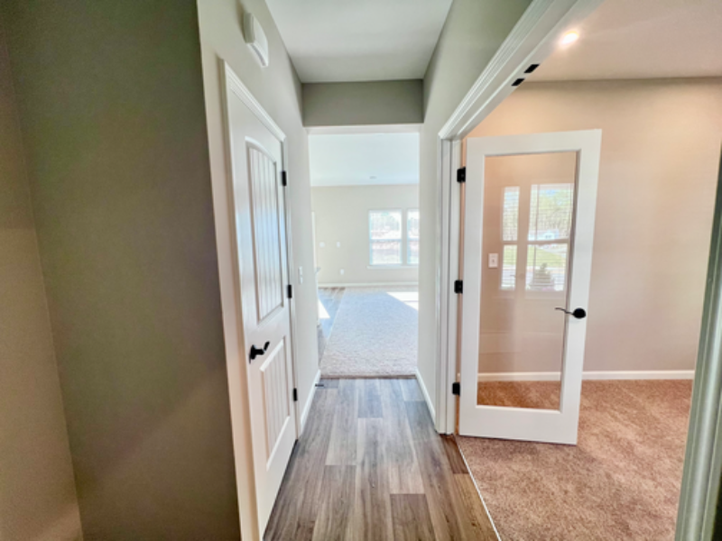 Building Photo - 372 Traminer Wy