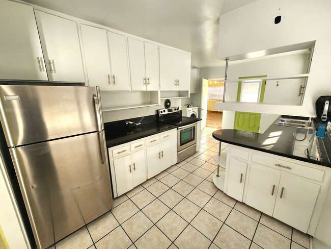 Building Photo - 414 Phillips Dr
