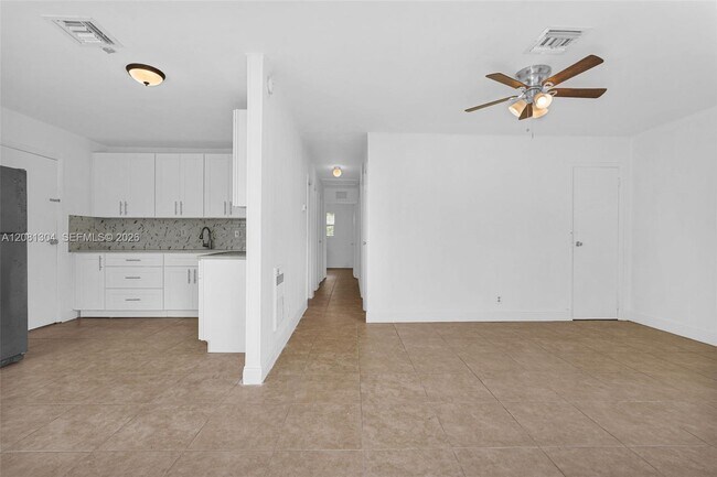 Building Photo - 3541 NW 7th Pl