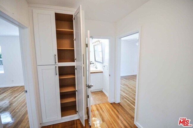 Building Photo - 2725 Bagley Ave