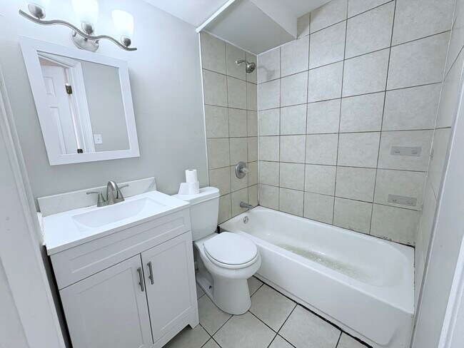 Building Photo - Glenawyn #6