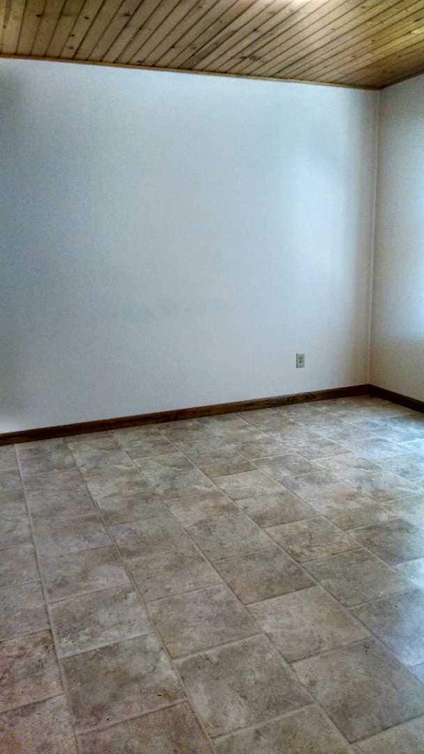 Building Photo - 3 Bedroom, Spacious Townhome- Available July 2026!