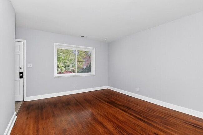 Building Photo - Charming 2BD/1BA Condo on Pecan Ave!