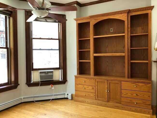 Building Photo - 389 Marlborough St