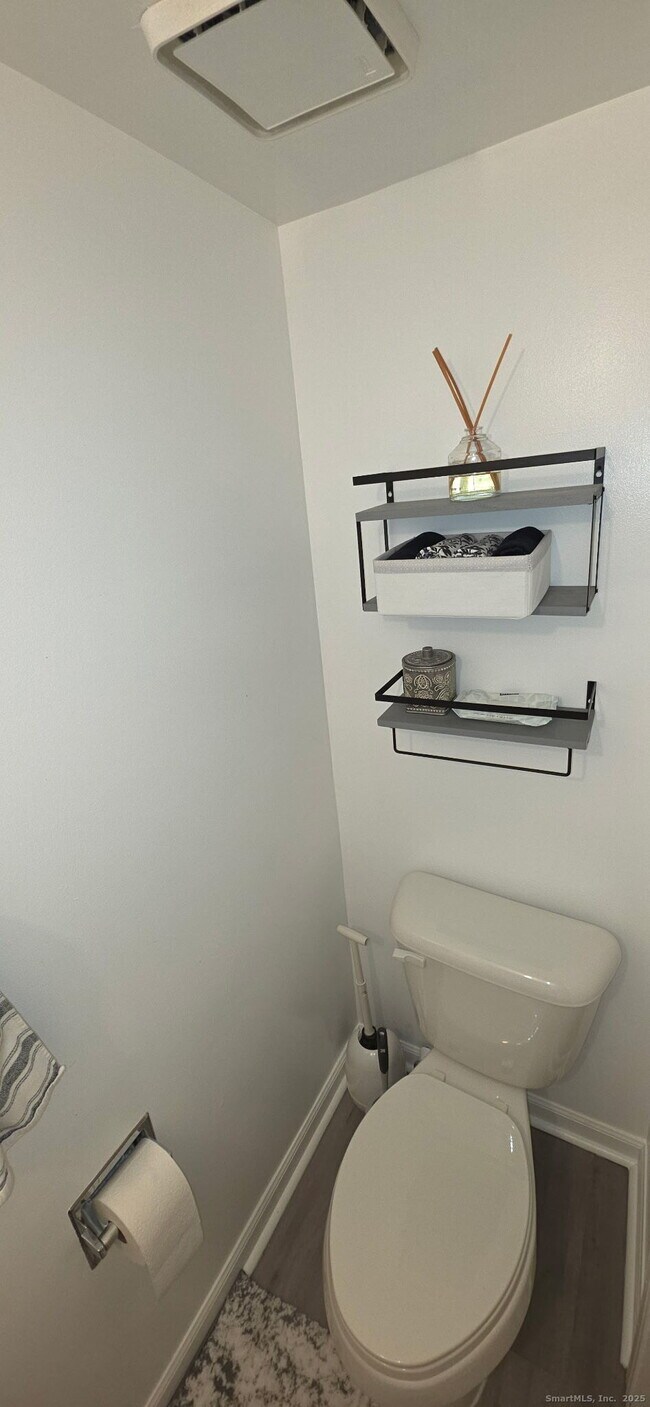 Building Photo - 97 Highland Rd