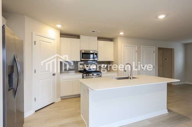 Building Photo - now