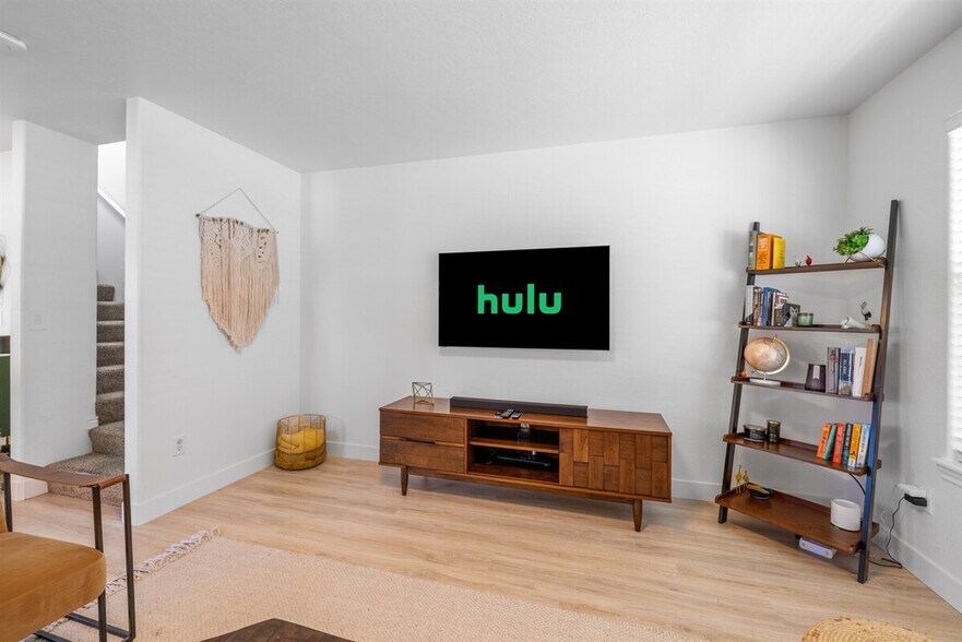 Building Photo - 2624 S Virginia Ave