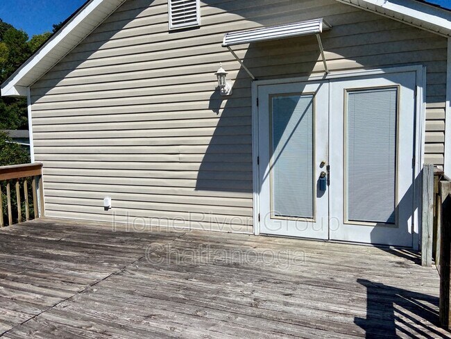 Building Photo - 5870 Grubb Rd