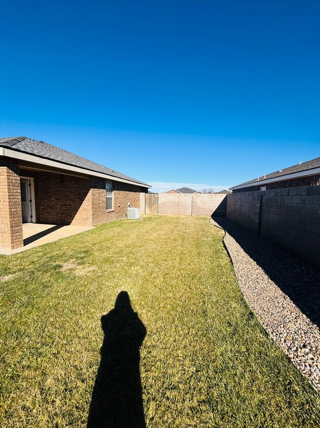 Building Photo - 517 Almond Tree Ln