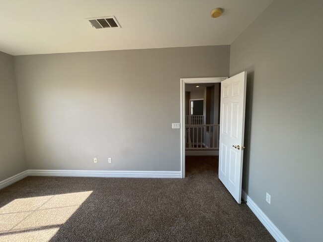 Building Photo - Stunning 2 story, 5-bedroom home in Rhodes Ranch