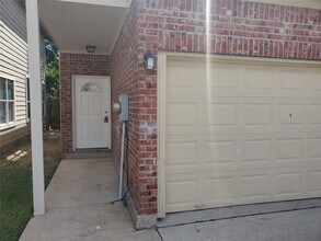 Building Photo - 11802 Chetman Dr