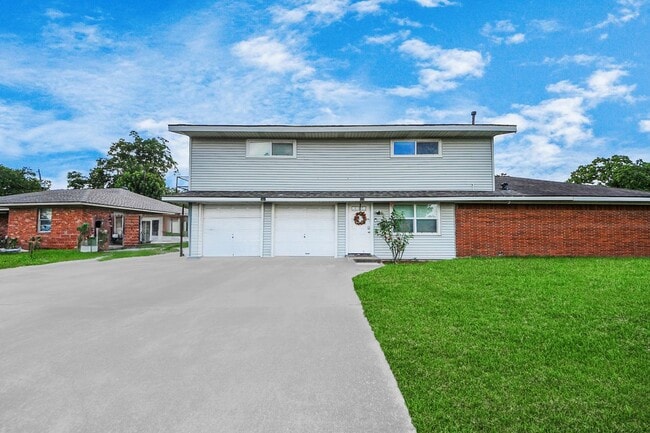 Building Photo - 5747 Turtle Creek Rd