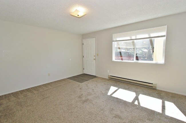 Building Photo - 86 N Raymond St
