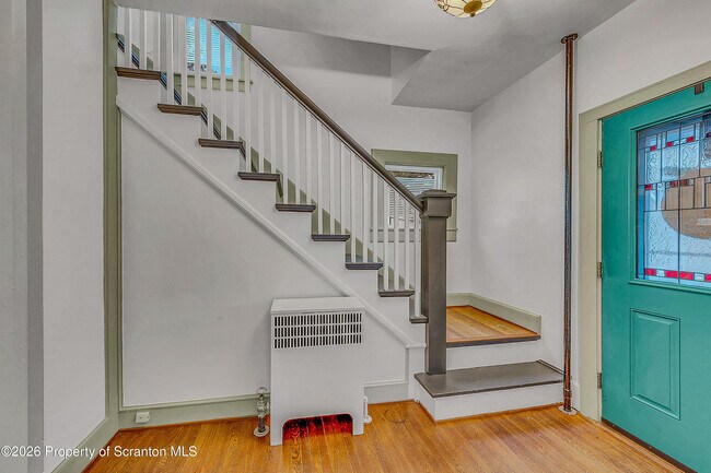 Building Photo - 123 William St