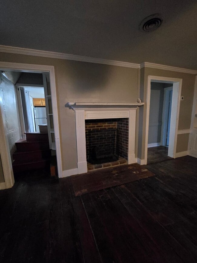 Building Photo - 3 Bedroom 1.5 Bath Located in Middletown