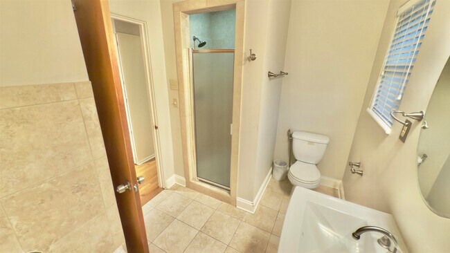 Building Photo - 5209 Walnut Grove Rd