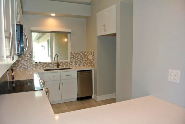 Building Photo - 2Bed/2Bath Condo in Laguna Del Mar Community~ Flying Cloud