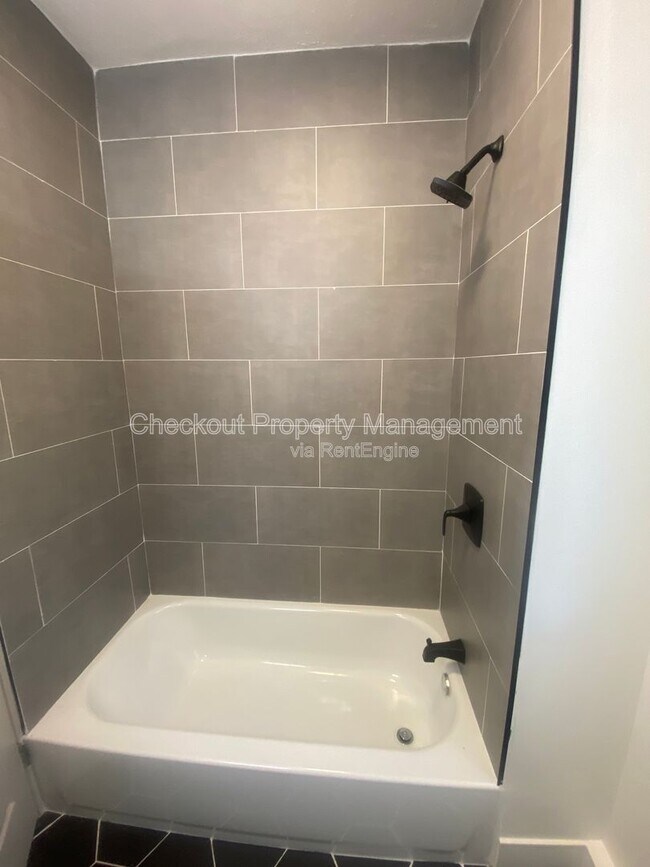 Building Photo - 3030 Chippewa St