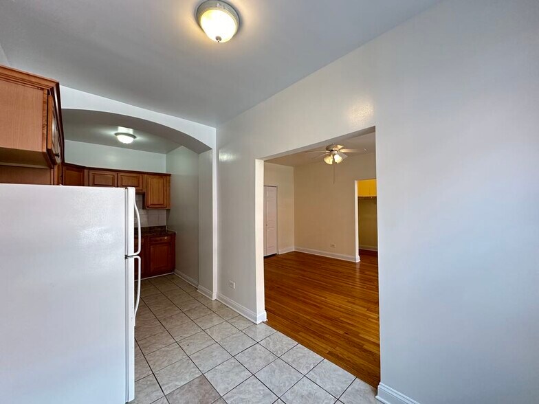 Building Photo - 2737 N Spaulding Ave