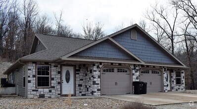 Building Photo - Modern Comfort Meets Prime Location – Styl...