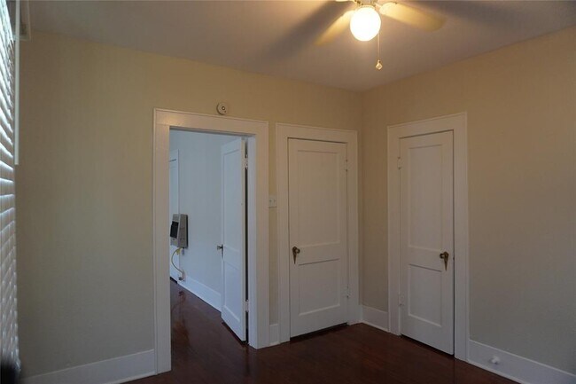 Building Photo - 4728 Avenue R 1/2