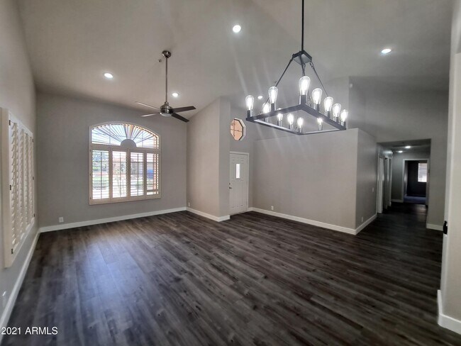 Building Photo - 9074 E Caribbean Ln