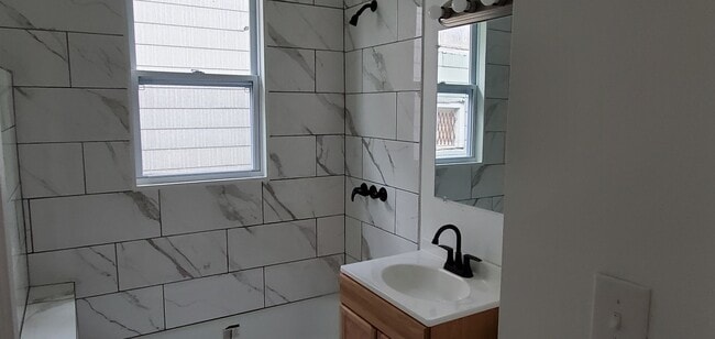 Building Photo - 10520 S Perry Ave