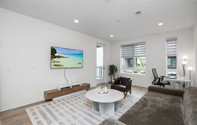 Building Photo - 2424 Nolita