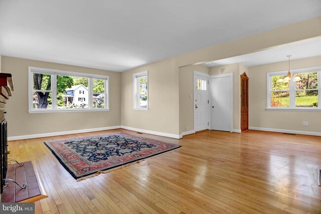 Building Photo - 23 Talbott Ave