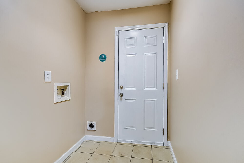 Building Photo - 1628 1st St NE